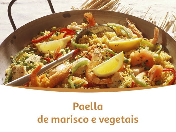 Paella de marisco e vegetais
