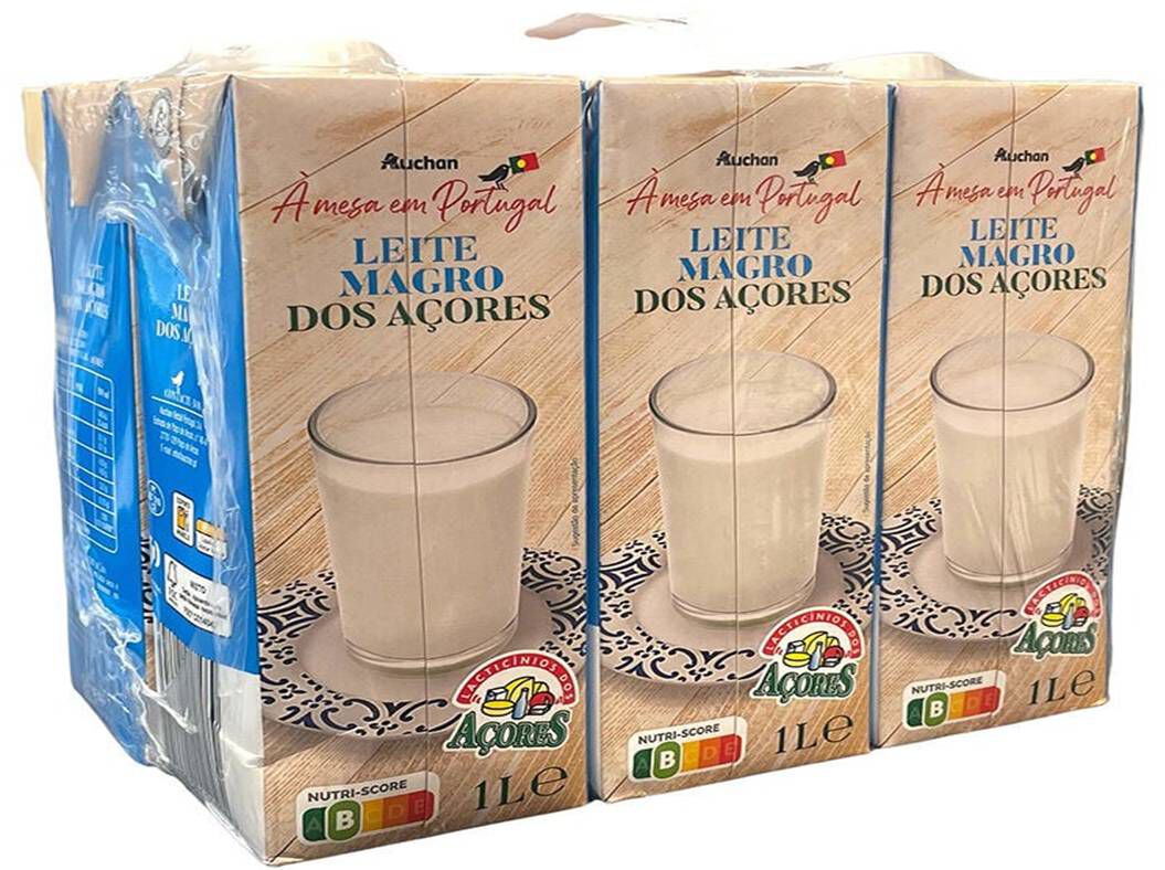 LEITE MAGRO AUCHAN &Agrave; MESA EM PORTUGAL A&Ccedil;ORES 6X1L