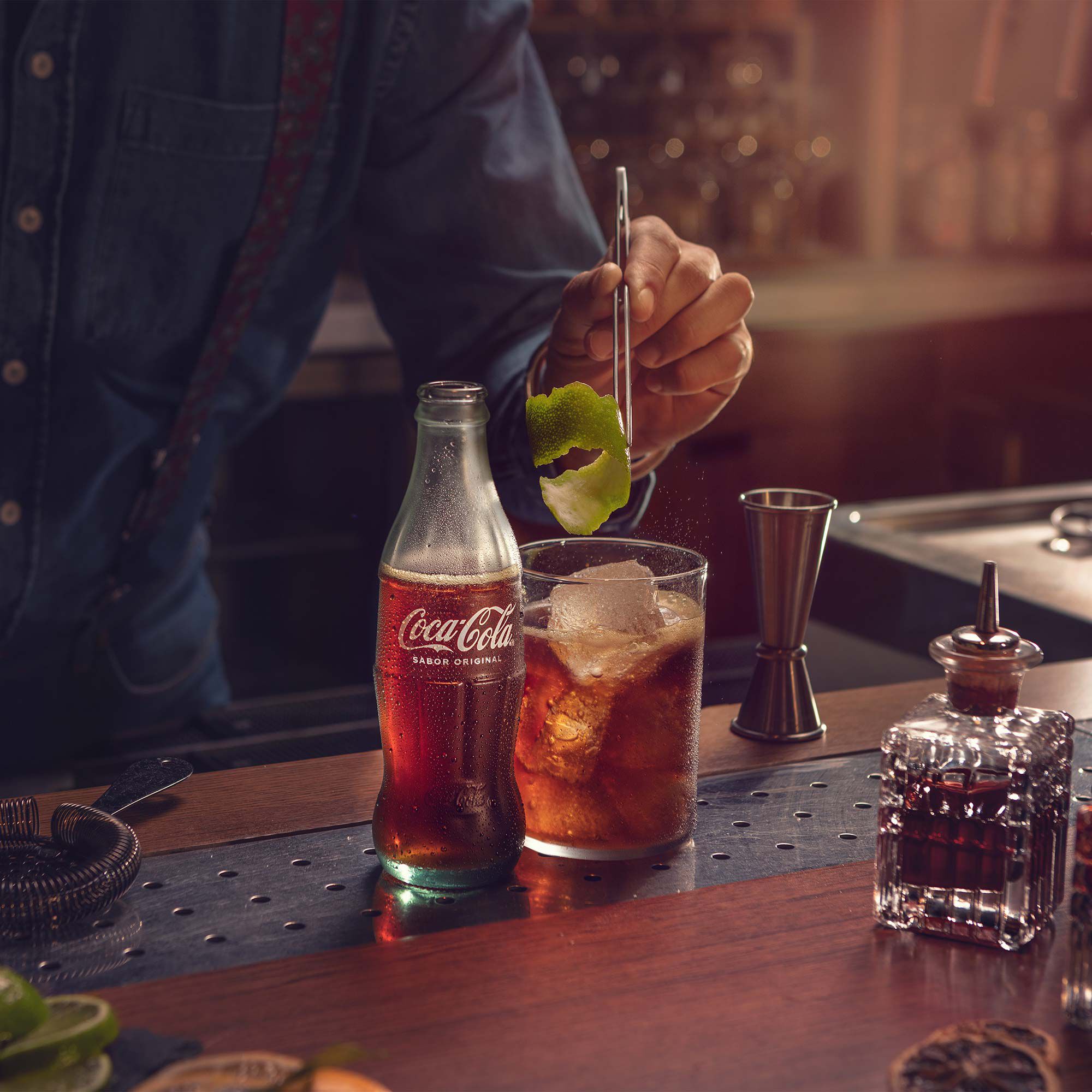 REFRIGERANTE COM G&Aacute;S COCA-COLA ORIGINAL VIDRO 4X0.20L image number 4