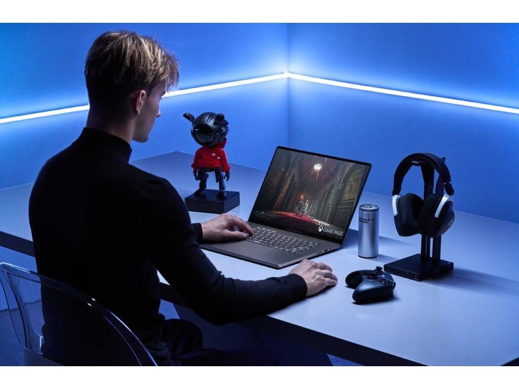 PORT&Aacute;TIL GAMING ASUS ROG ZEPHYRUS G16GU605CP-U92AO57BB1 (16" OLED ULTRA9 32GB 1TB GEFORCE RTX 5070) image number 3