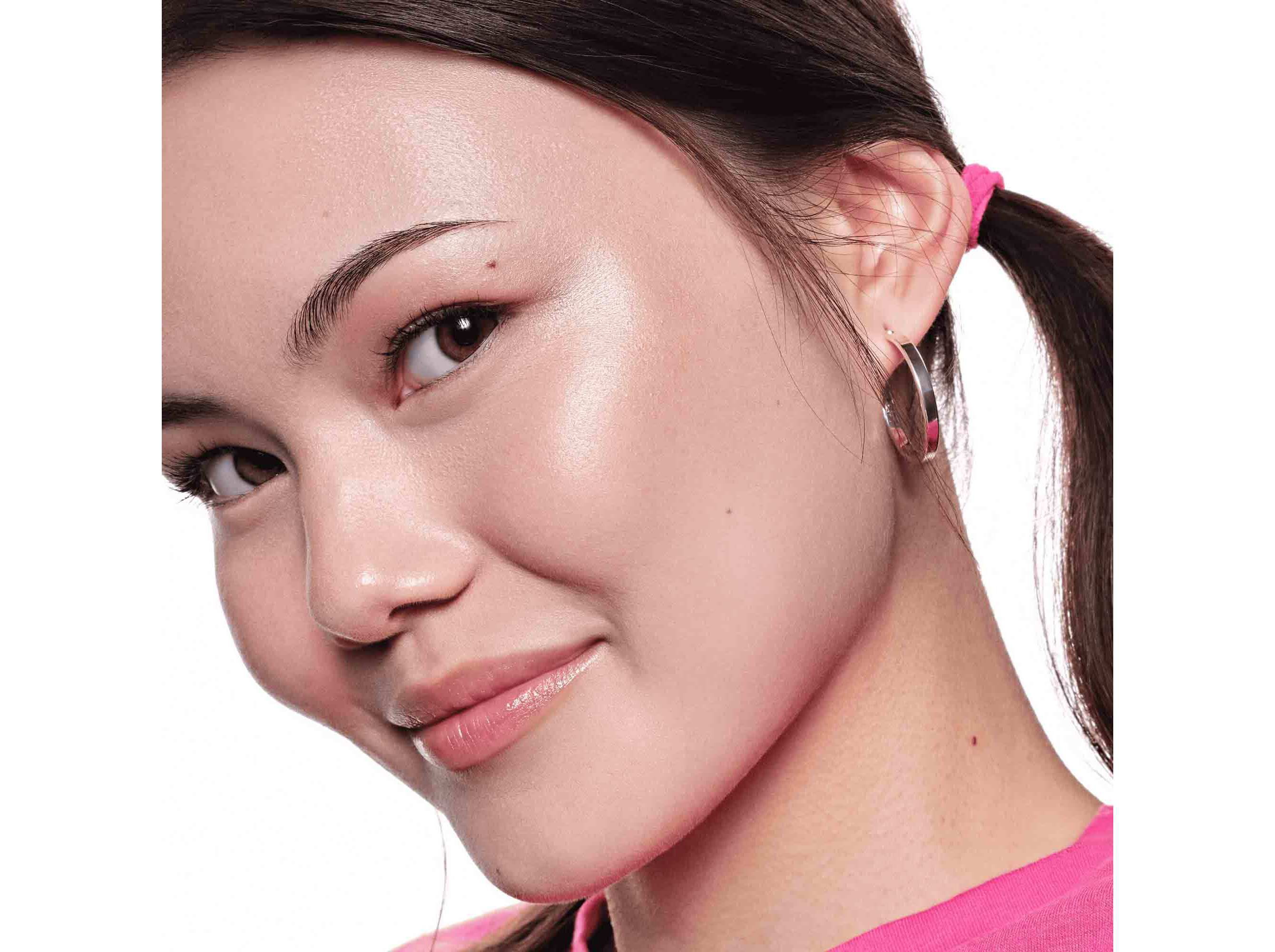 BLUSH ESSENCE SOFT TOUCH BOUNCY GLOW 20 image number 2