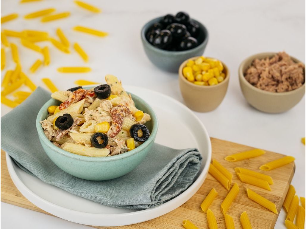 MASSA DE ATUM MILHO E AZEITONAS COM MAIONESE SABORES AUCHAN 240 G image number 2