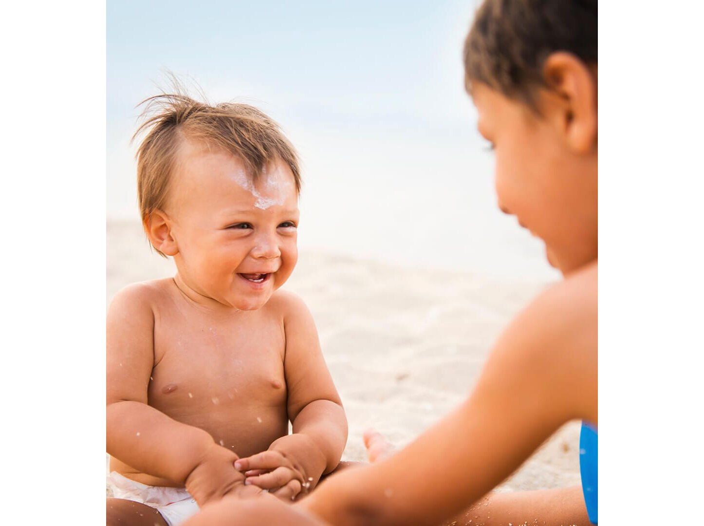 PROTETOR SOLAR PARA CRIAN&Ccedil;AS SPRAY FP50+ BABIES & KIDS SENSITIVE PROTECT NIVEA SUN 200 ML image number 2