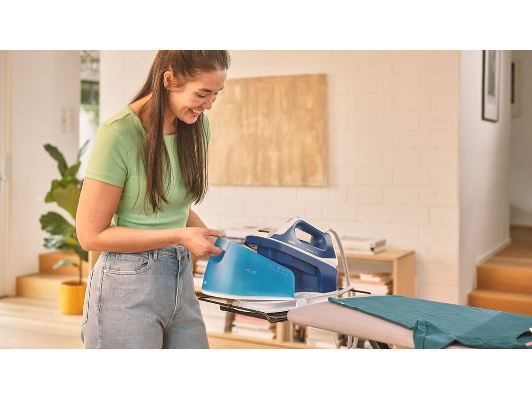 FERRO COM CALDEIRA BRAUN IS1512BL 2200W 6BAR image number 4