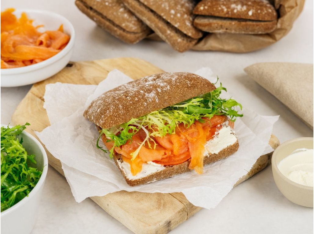 SANDES DE SALM&Atilde;O FUMADO SABORES AUCHAN UN image number 1