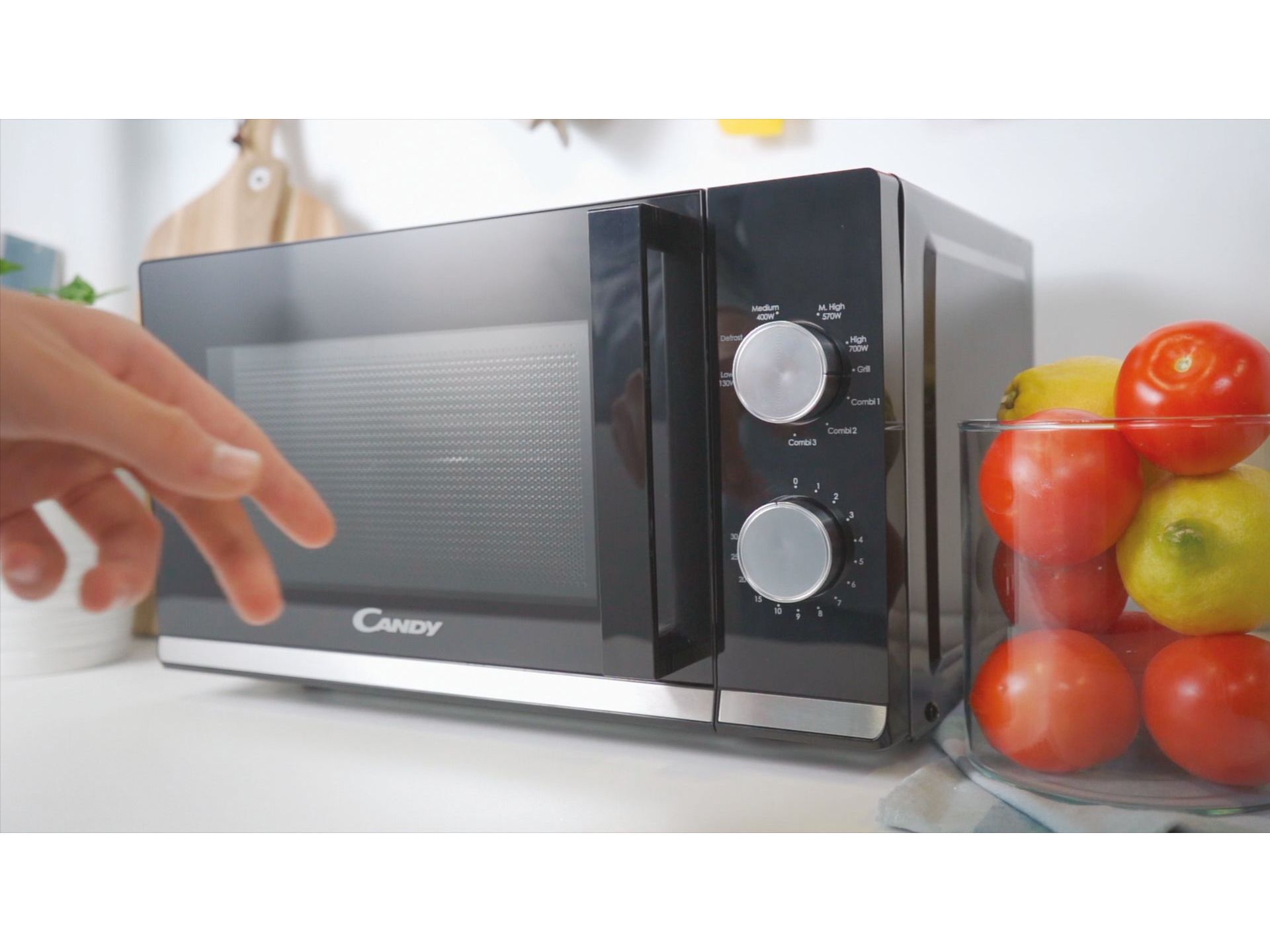 MICRO ONDAS COM GRILL CANDY CMG20TNMB 20L image number 2