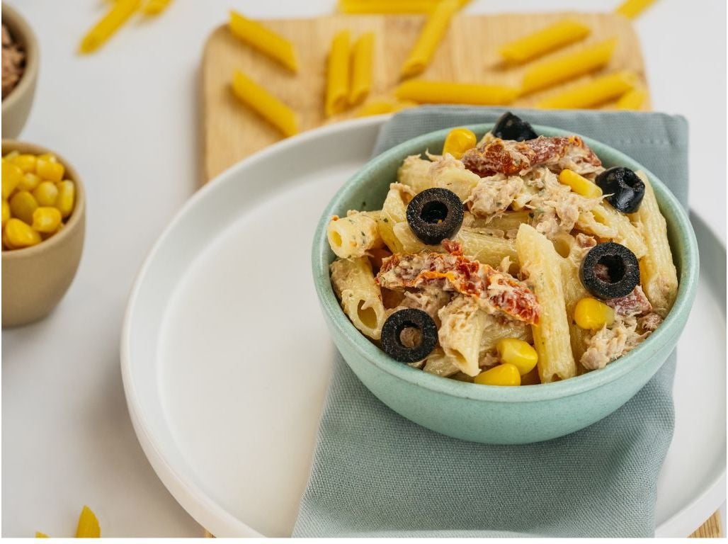 MASSA DE ATUM MILHO E AZEITONAS COM MAIONESE SABORES AUCHAN 240 G image number 3