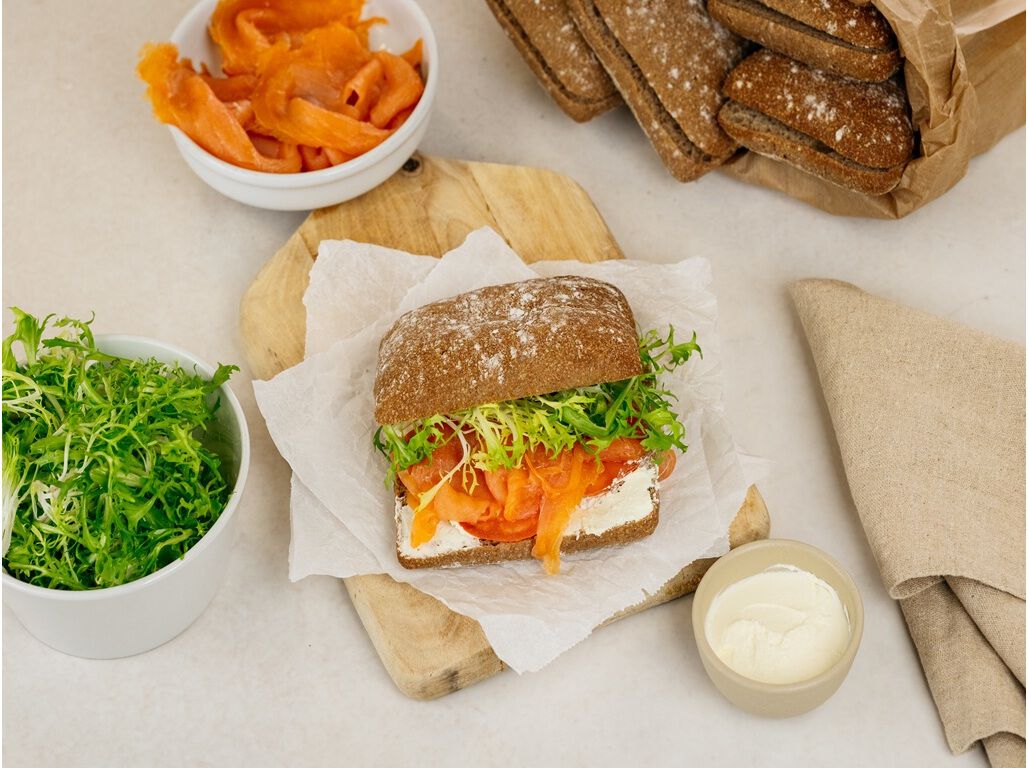 SANDES DE SALM&Atilde;O FUMADO SABORES AUCHAN UN image number 1