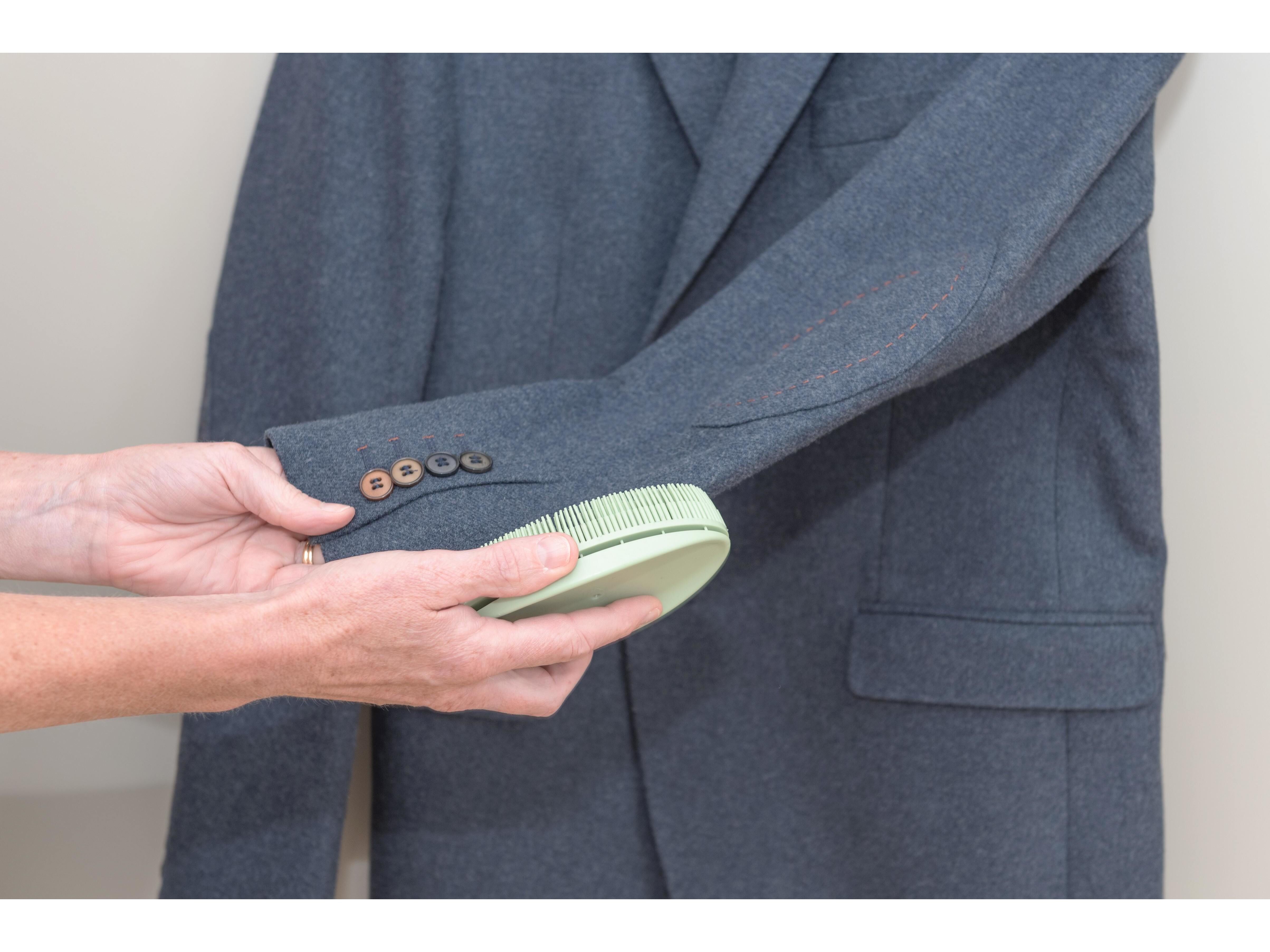 ESCOVA PARA ROUPA ACTUEL image number 0