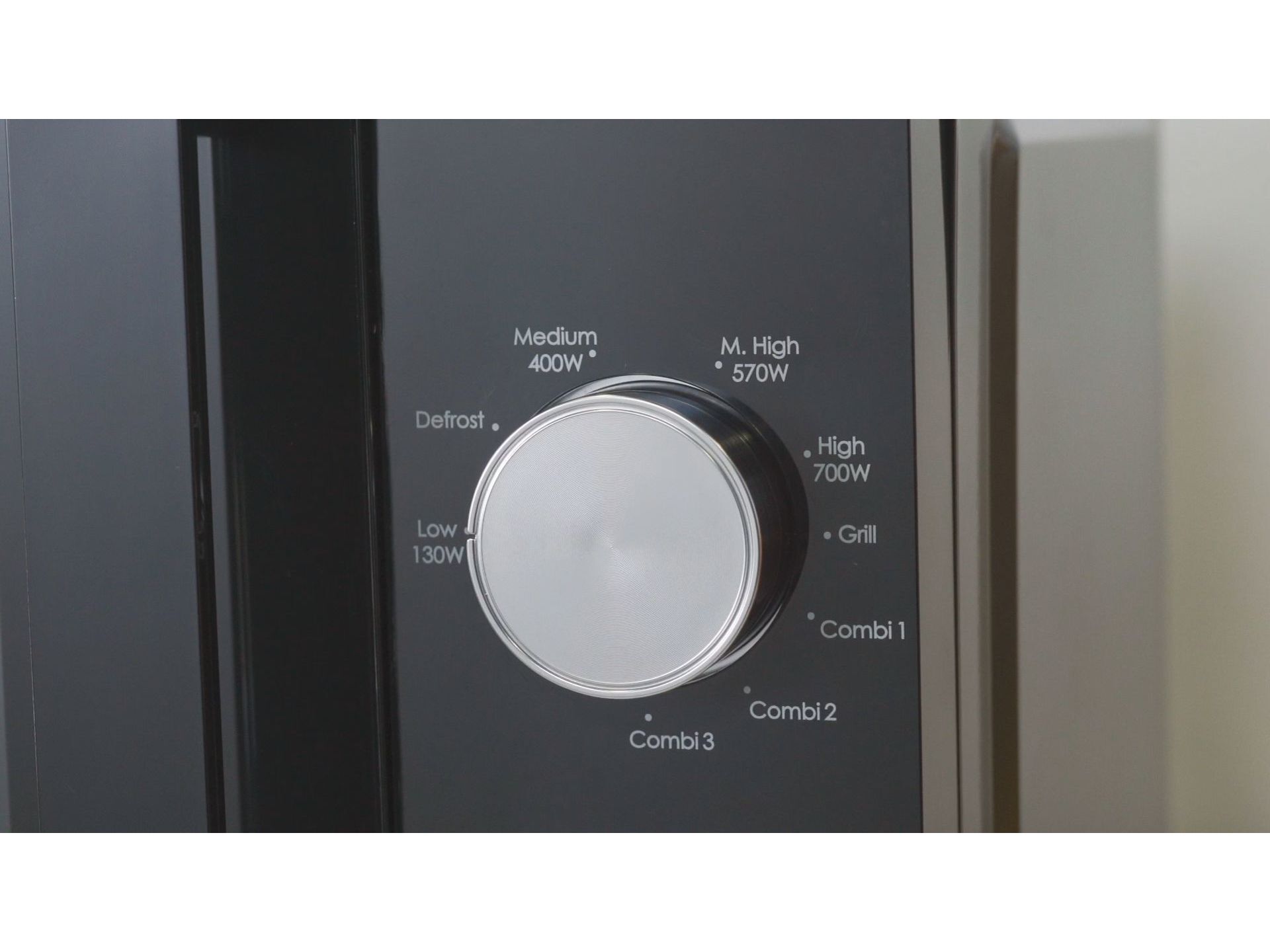 MICRO ONDAS COM GRILL CANDY CMG20TNMB 20L image number 1