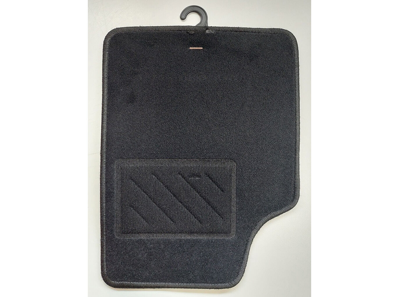 CONJUNTO DE 4 TAPETES AUTO BASIC ALCATIFA COM REFOR&Ccedil;O DE P&Eacute;S image number 1