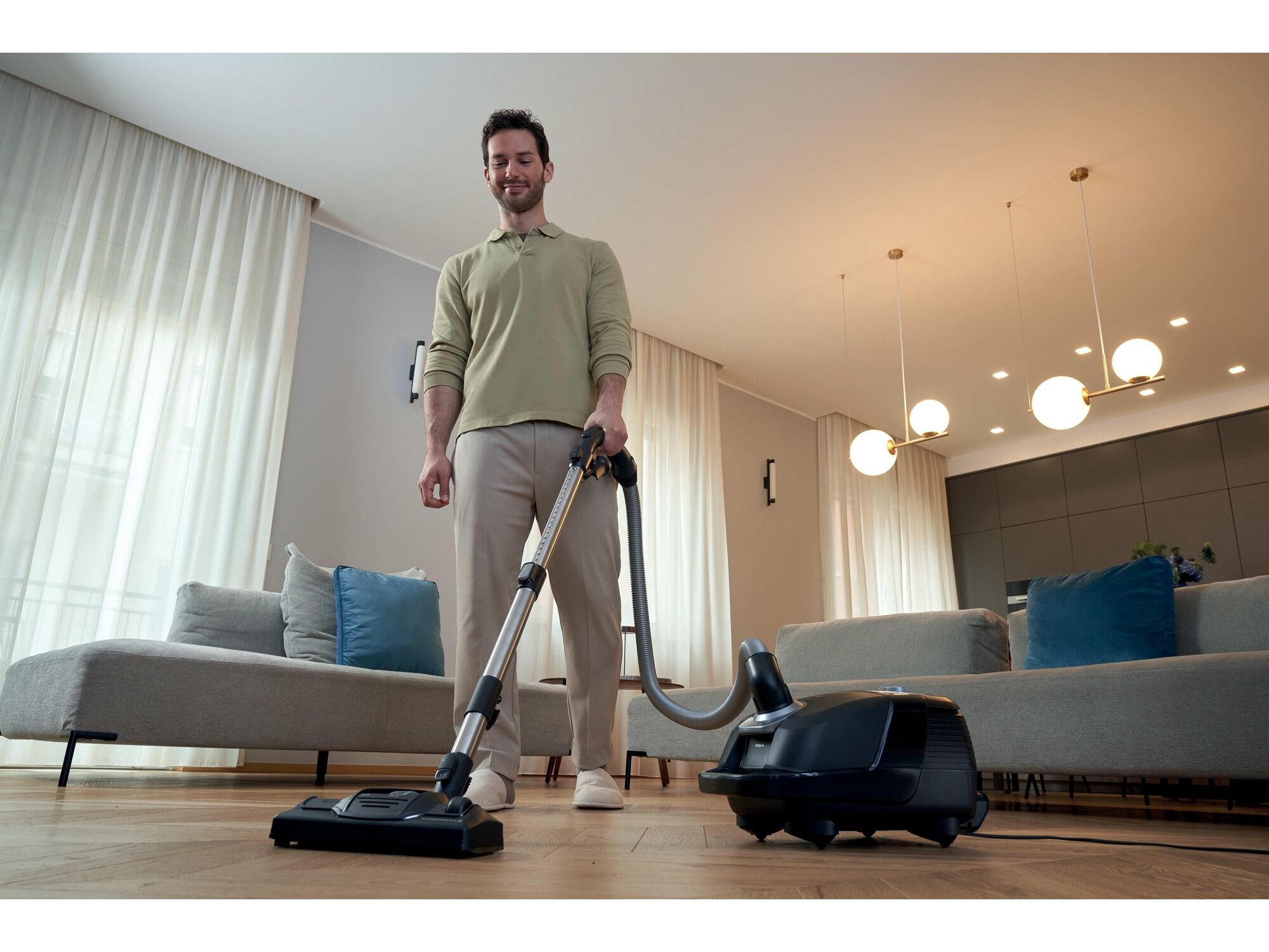 ASPIRADOR C/SACO HOOVER HE410H 011 850W 4.5L image number 22