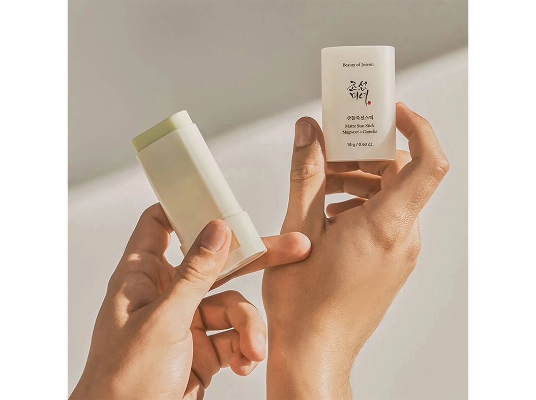 STICK SOLAR BEAUTY OF JOSEON MUGWORT+CAMELIA SPF50 18G image number 1