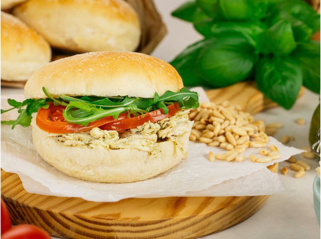 SANDES DE FRANGO COM PESTO DE MANJERIC&Atilde;O SABORES AUCHAN UN image number 4