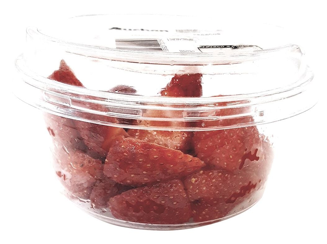 MORANGO AUCHAN CORTADO EM PEDA&Ccedil;OS KG