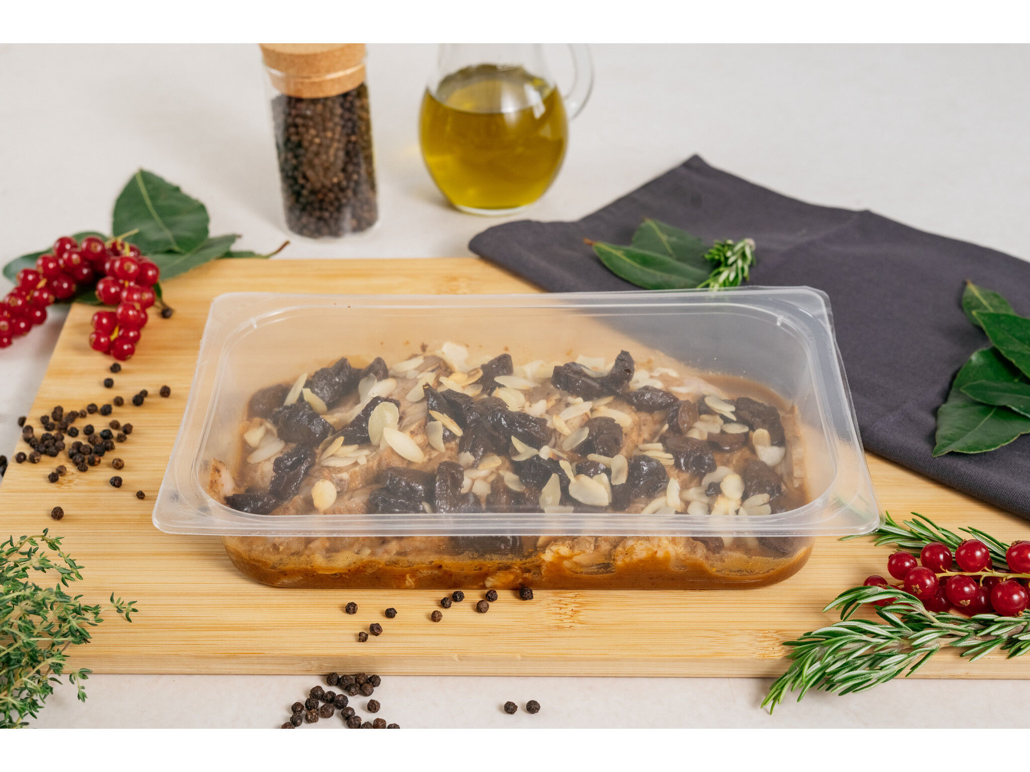 CACHA&Ccedil;O DE PORCO COM AMEIXA E AM&Ecirc;NDOA SABORES AUCHAN 580 G image number 2