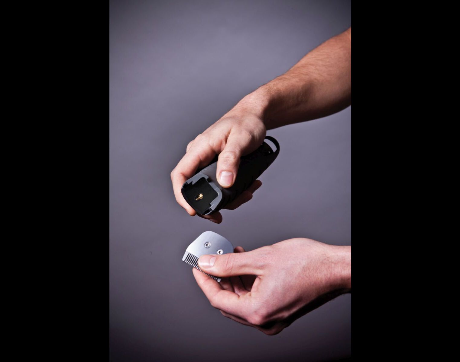 APARADOR DE CABELO SEM FIO REMINGTON HC5880 INDESTRUT&Iacute;VEL image number 4