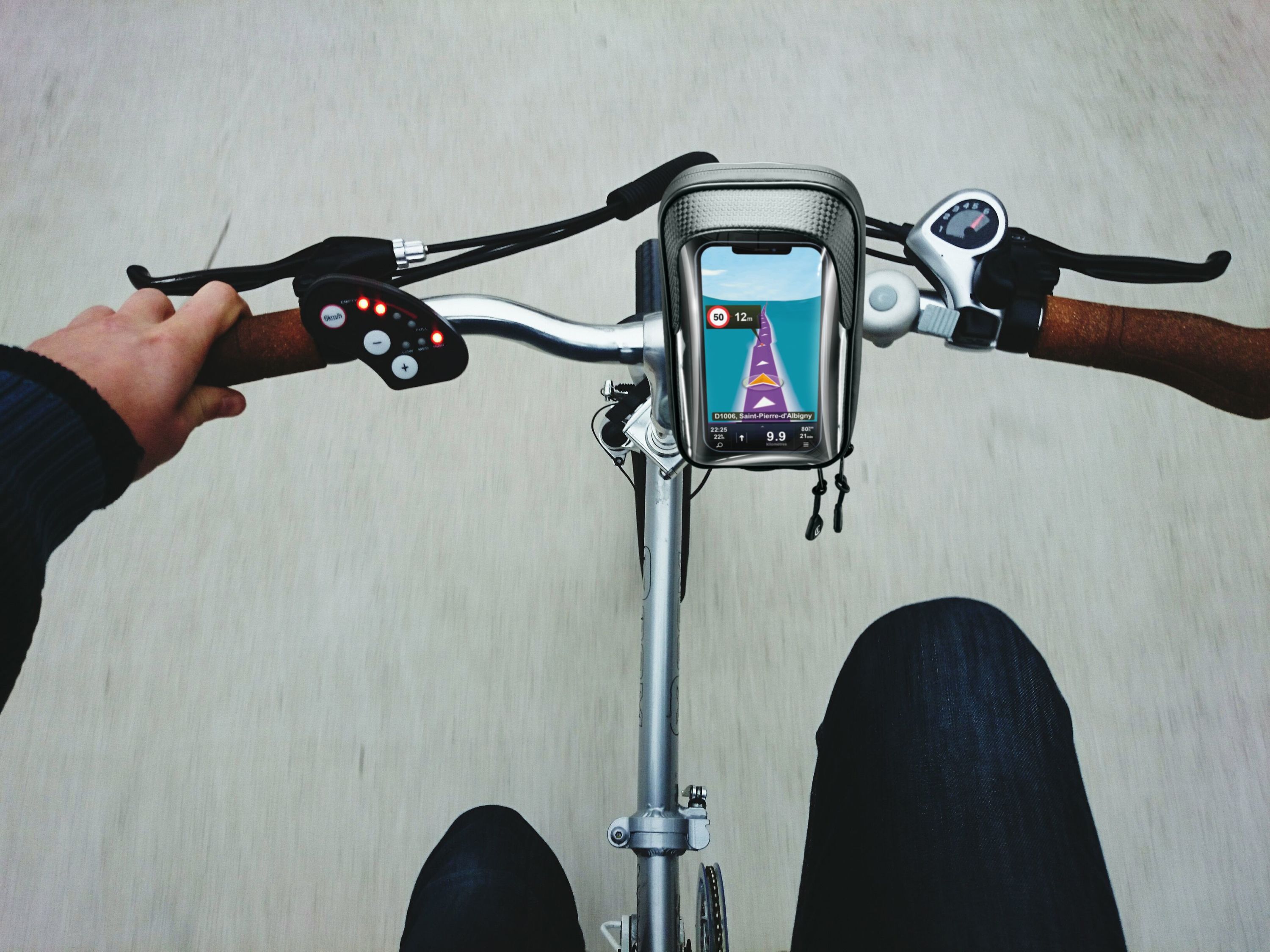 SUPORTE TELEM&Oacute;VEL PARA MOTO CELLULARLINE MOTOHOLDERCASEK 6.7" image number 4