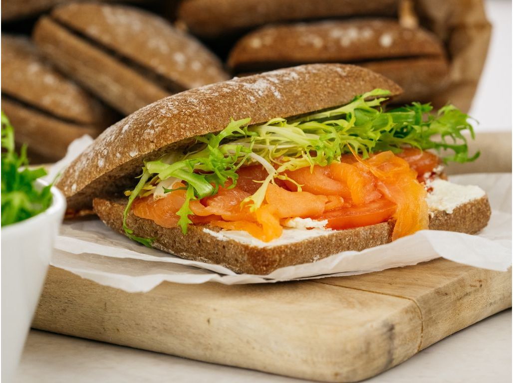 SANDES DE SALM&Atilde;O FUMADO SABORES AUCHAN UN image number 2