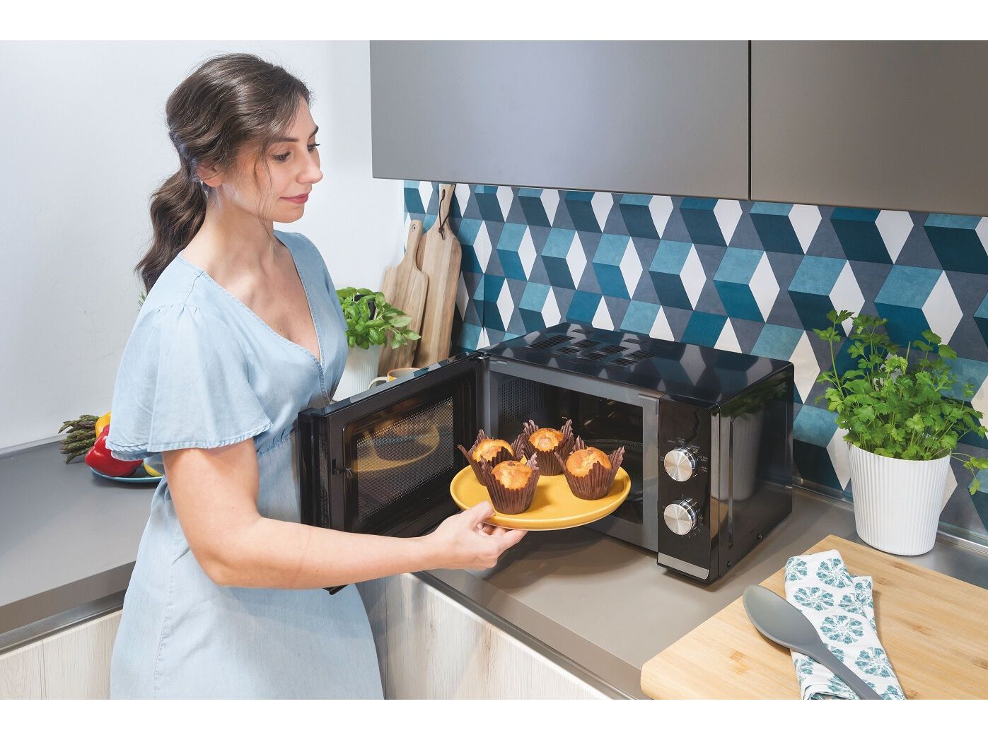 MICRO-ONDAS CANDY CMW20TNMB PRETO 20L image number 3