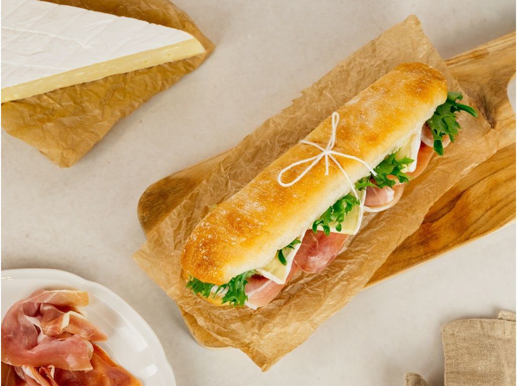 SANDES DE PRESUNTO E QUEIJO BRIE SABORES AUCHAN UN image number 3