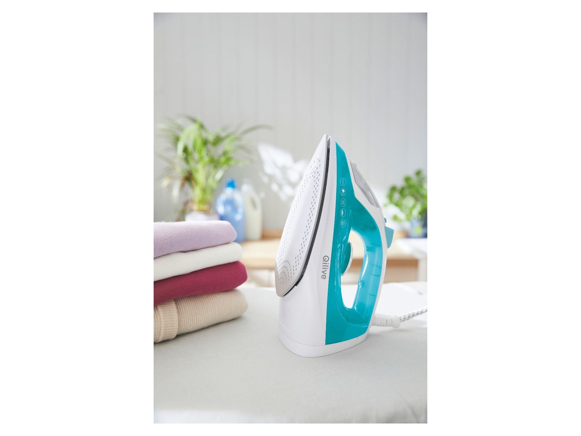 FERRO DE ENGOMAR A VAPOR QILIVE Q.5843 2200 W TURQUESA image number 1