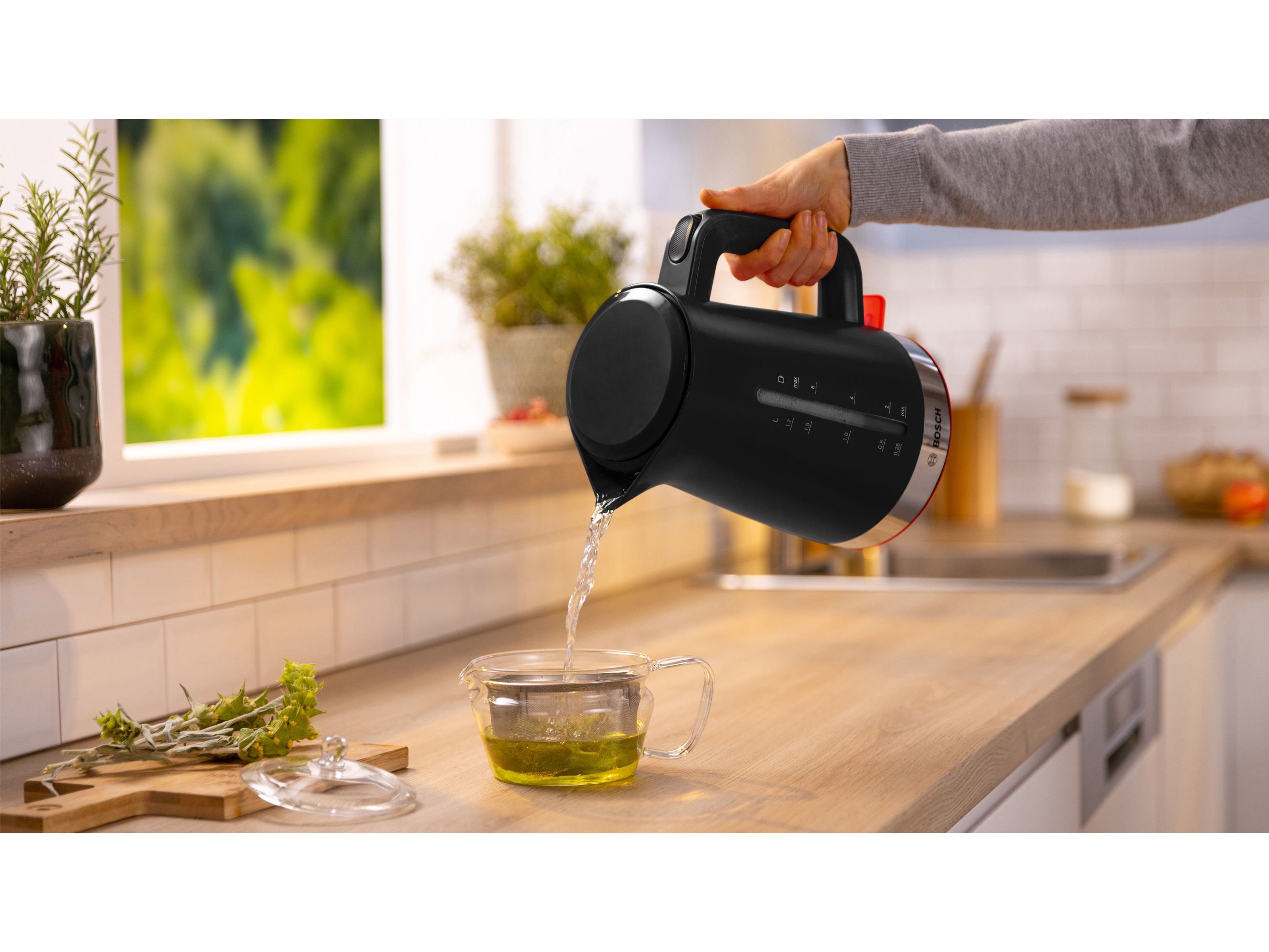 JARRO EL&Eacute;TRICO BOSCH TWK4M223 PRETO MYMOMENT 2400W image number 7