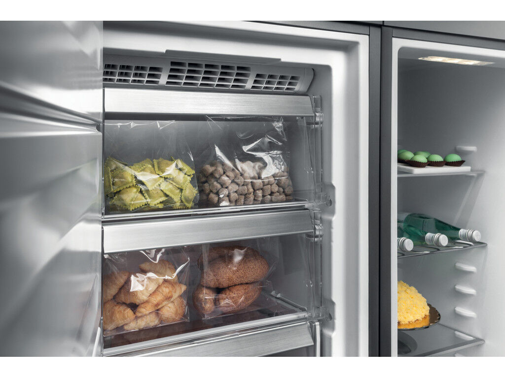 ARCA VERTICAL HOTPOINT UH8 F2D XI 2 E 263L NO FROST image number 3