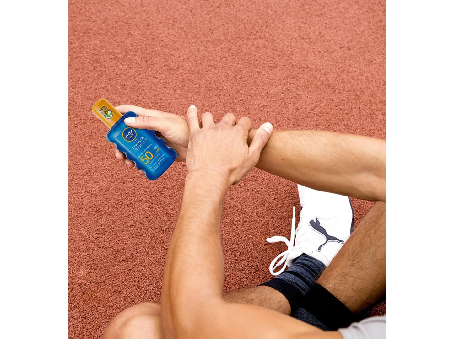 PROTETOR SOLAR SPRAY INVIS&Iacute;VEL FP50 PROTECT & DRY TOUCH NIVEA SUN 200 ML image number 2