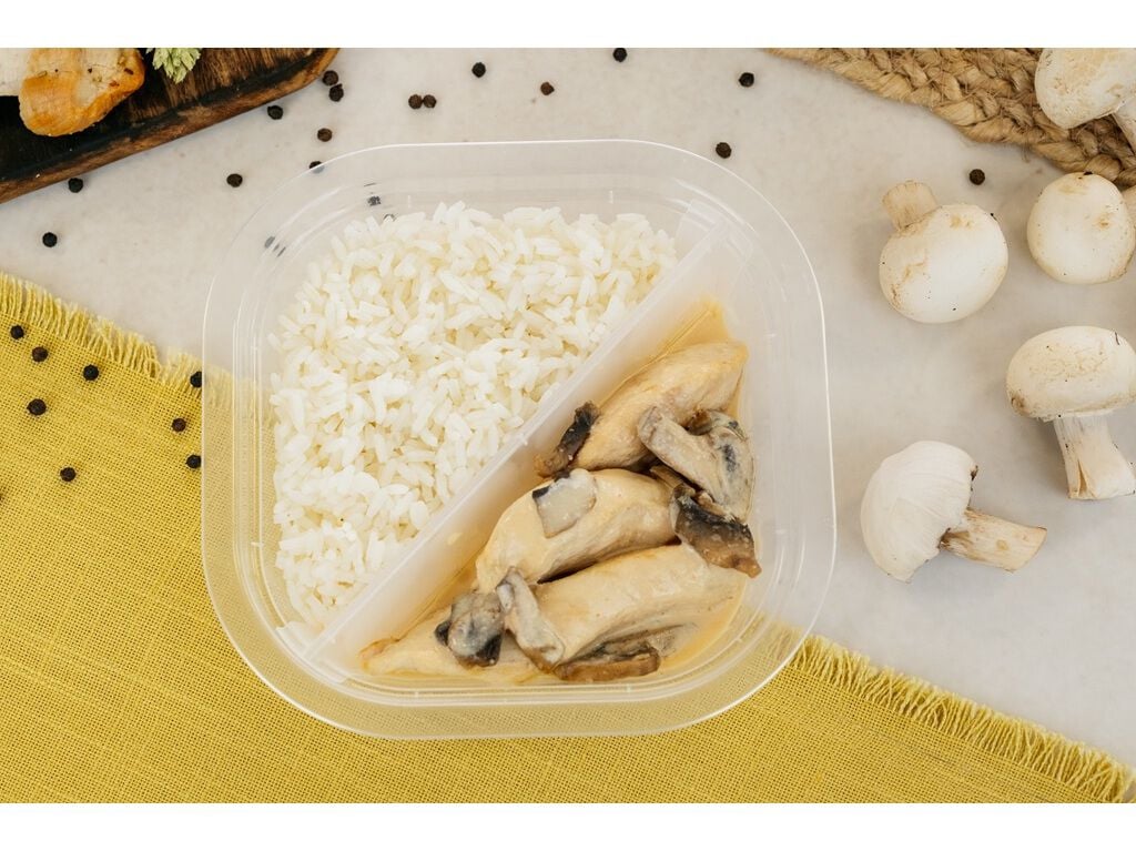 BIFINHOS DE FRANGO COM COGUMELOS E NATAS COM ARROZ SABORES AUCHAN 300 G image number 2