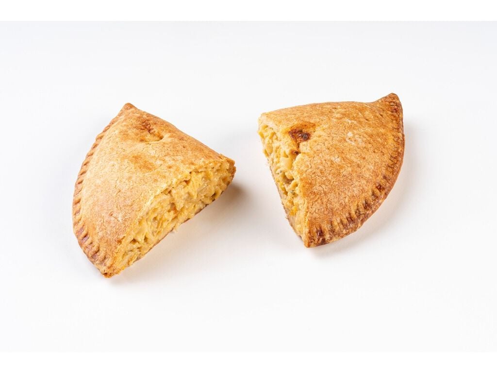 EMPADA MEIA LUA FRANGO E QUEIJO 125G